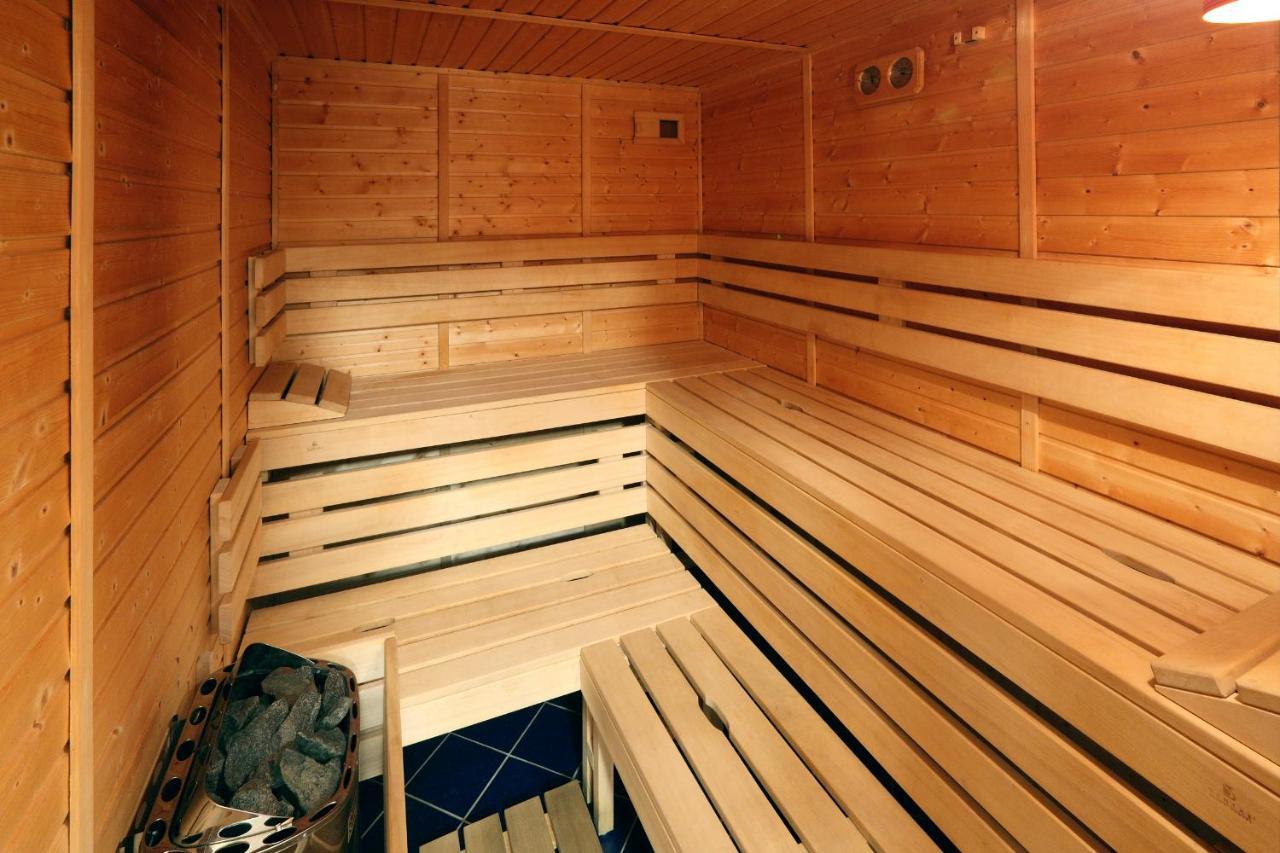 Wellness Hotel Iris Pavlov Eksteriør bilde